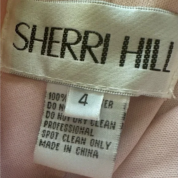 Sherri Hill Light Pink Iridescent Sequin One-Shoulder Dress, size 4 - Picture 4 of 7